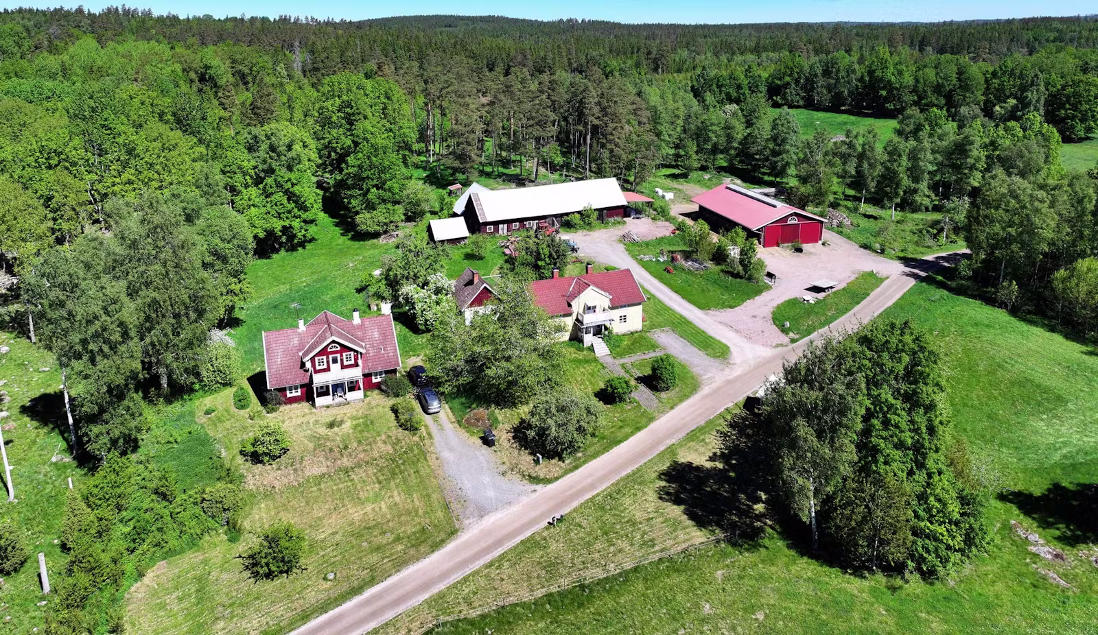 Gård i Skärbäck om 72 ha