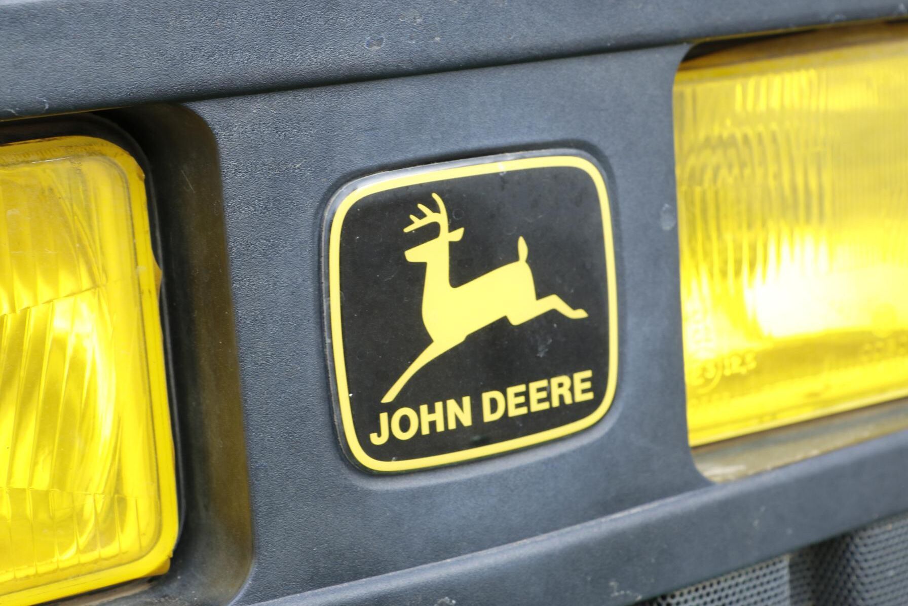 John Deere-hjorten på språng.