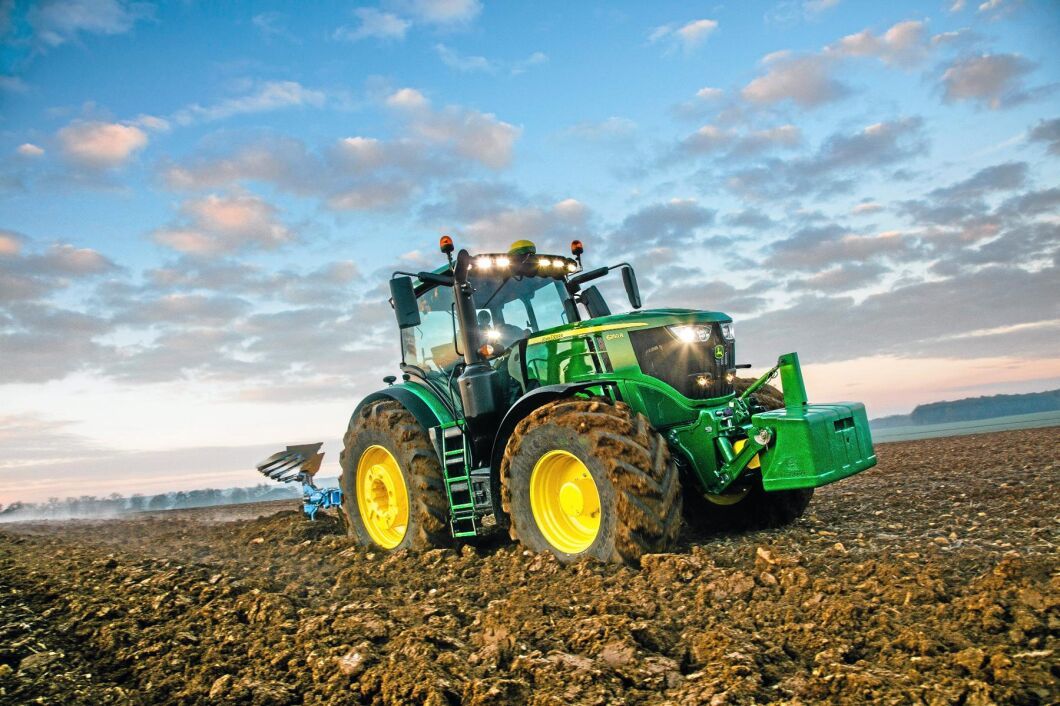 John Deere solklar etta i statistiken för traktorregistreringar i år.