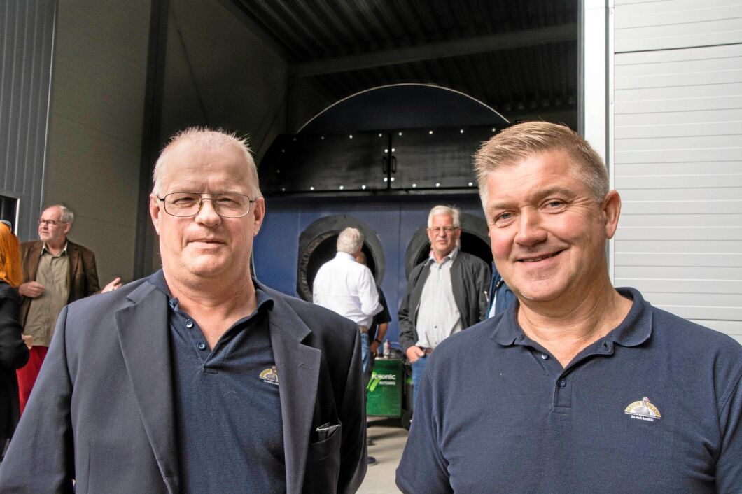 Kjell-Åke Karlsson är ordförande och Claes Persson är VD.