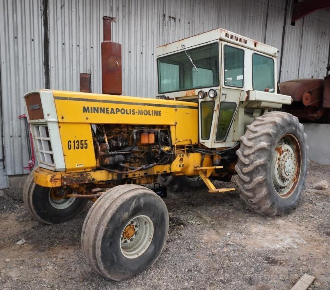 Minneapolis Moline G 1355