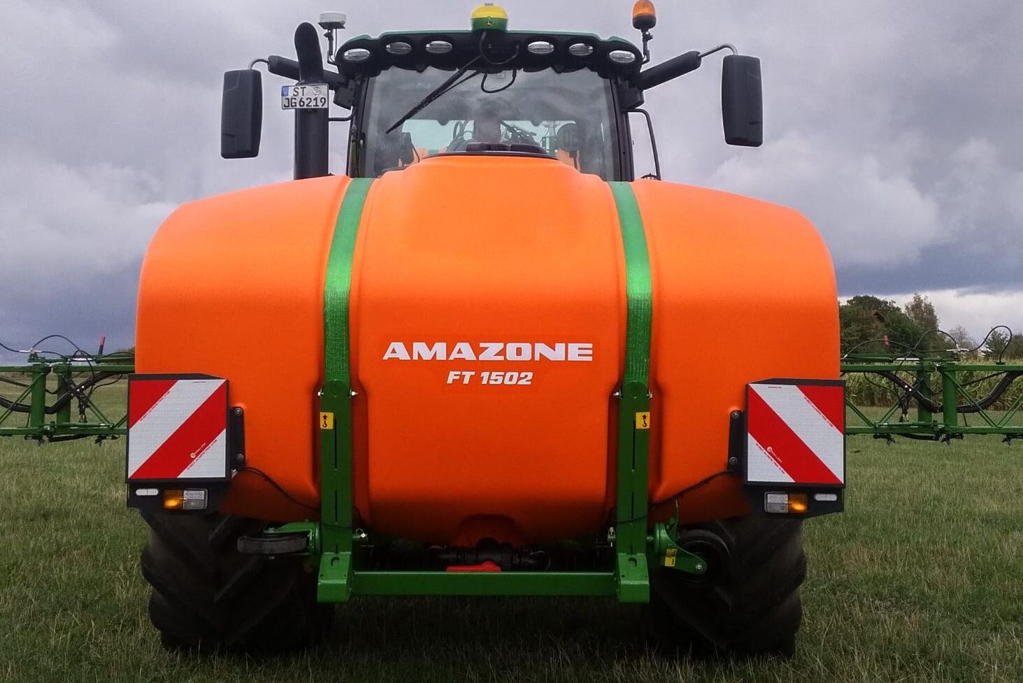 Amazones FT 1502 rymmer 1 500 liter.