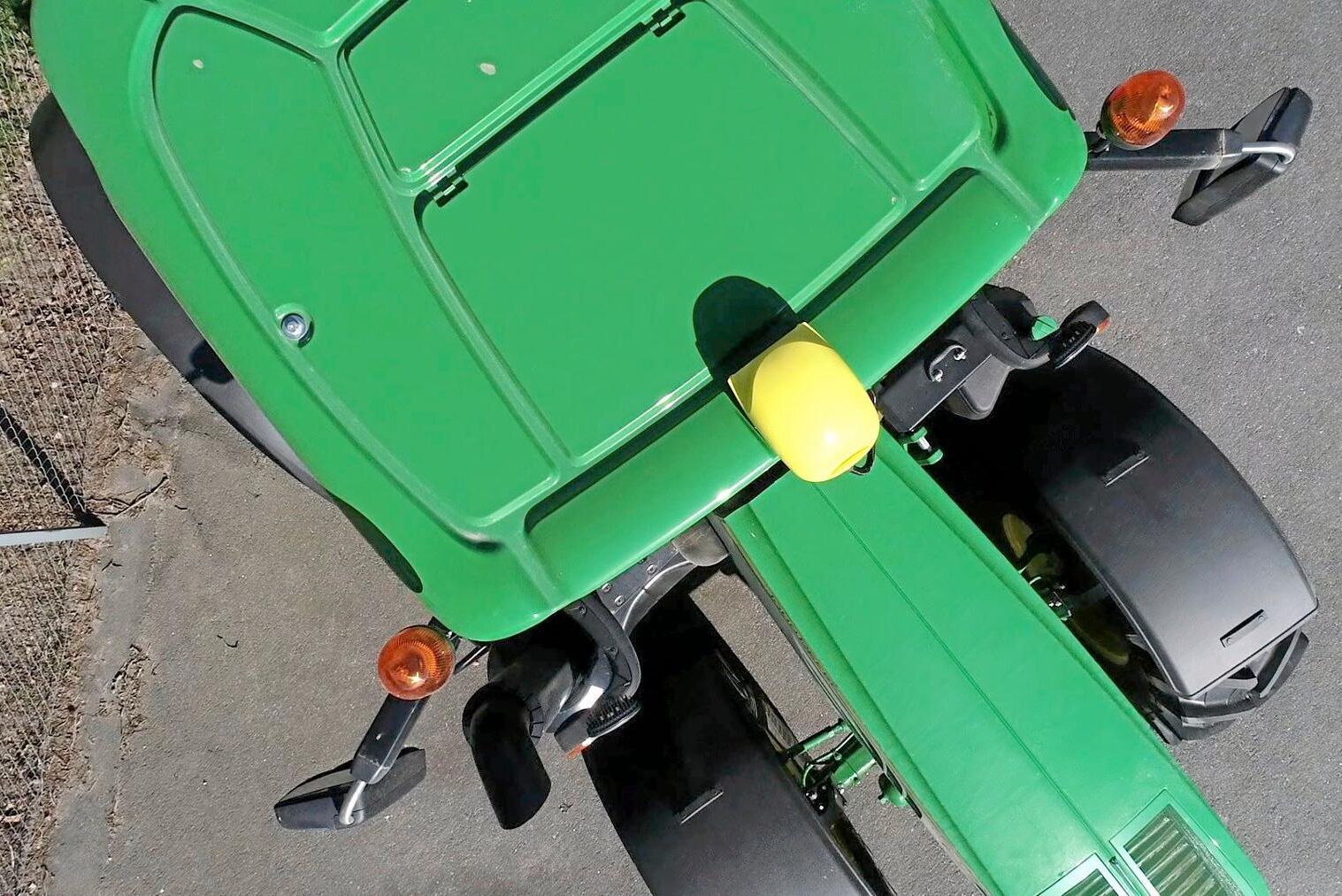 GPS-utrustning har försvunnit från traktorer och maskiner över hela landet senaste tiden.