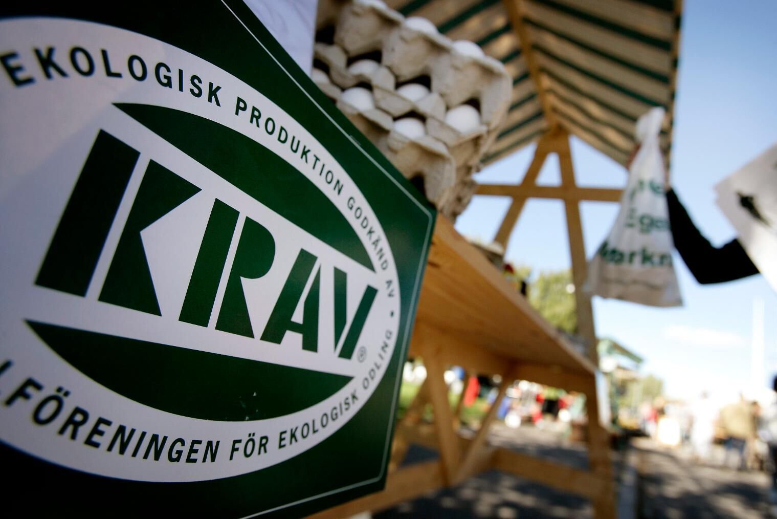 Krav är en ekonomisk förening och medlemmarna består av organisationer och företag som både arbetar för konsumenter och producenter (arkivbild).