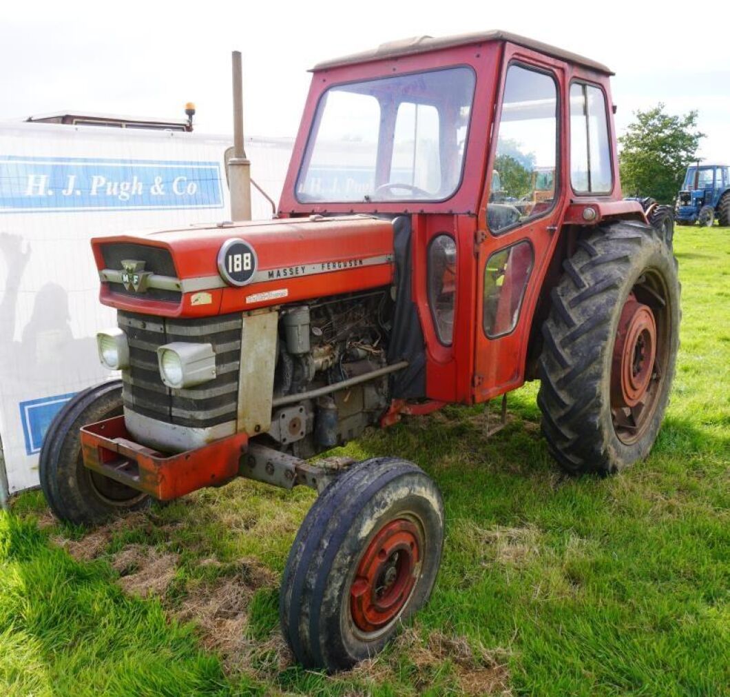 Kan en orenoverad Massey Ferguson 188 vara värd nästan 450 000 kronor? Någon tyckte i alla fall det på helgens stora traktorauktion i England.