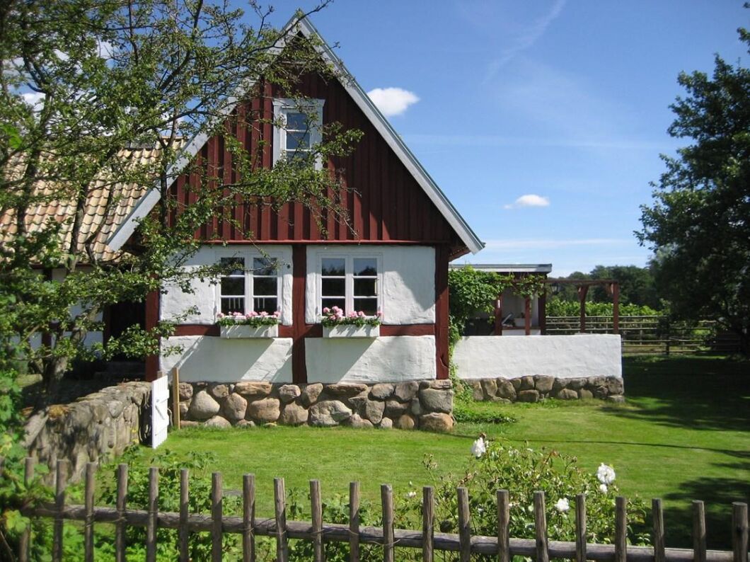 I Genarp är en gård som hämtad från Bröderna Lejonhjärta till salu.