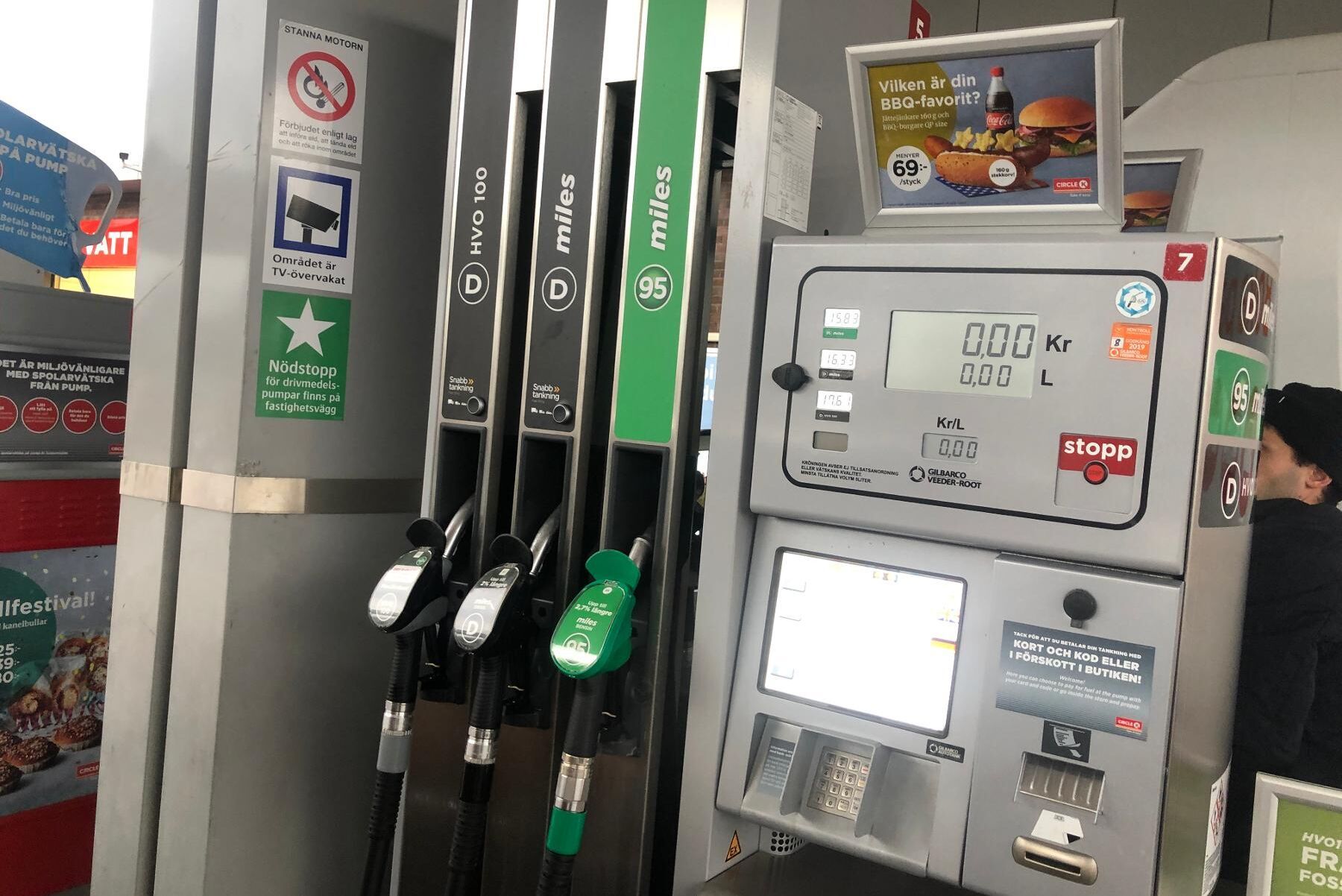 De nuvarande priserna på diesel och HVO-100 är de lägsta sedan januari 2019. Arkivbild.