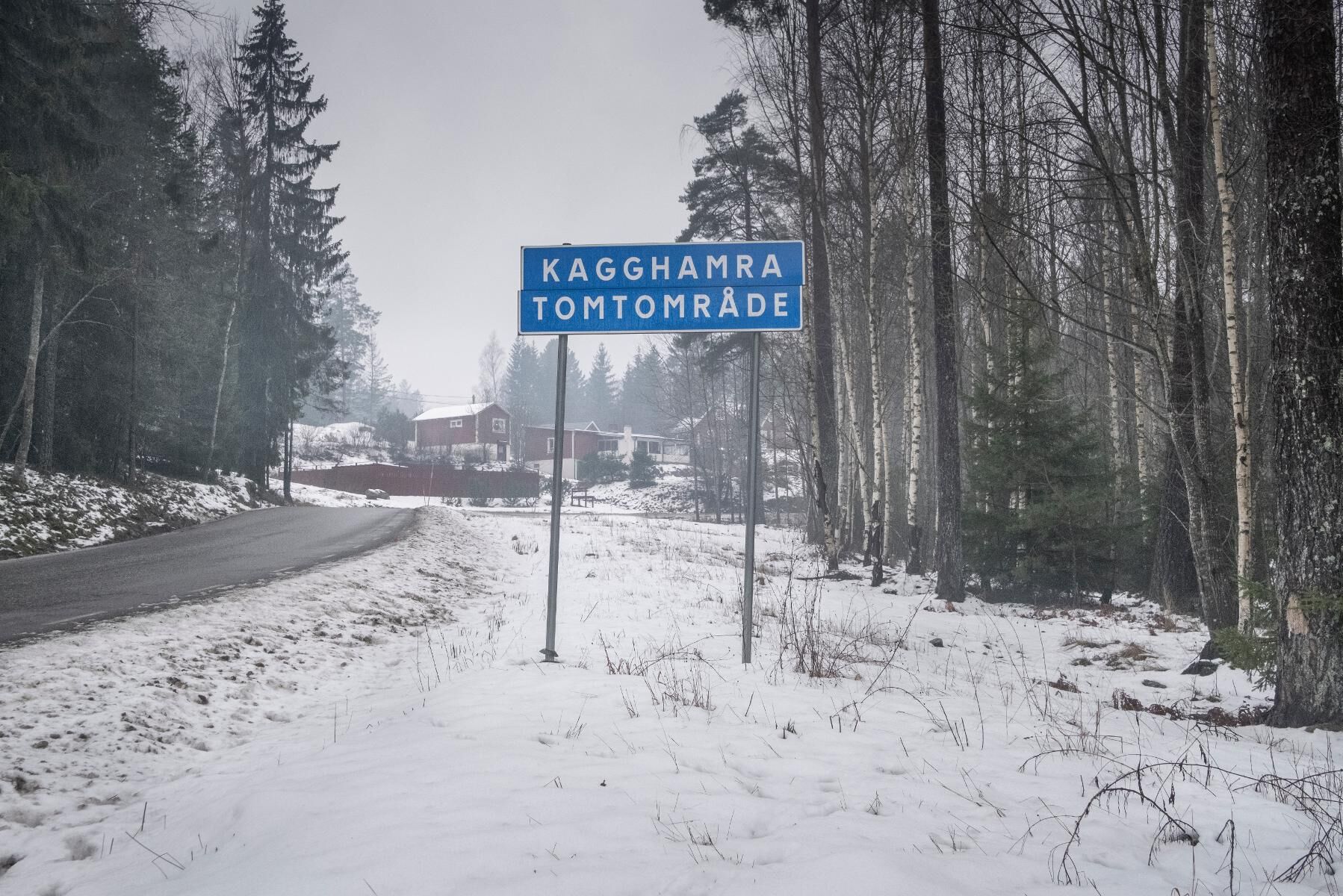 Botkyrka kommun skriver att ansvaret nu ligger hos markägaren och att det är ”polluter pay”- principen som gäller.