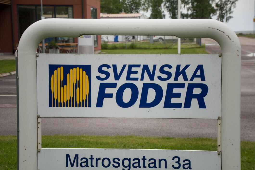 Svenska foder har köpt Skåne-möllans aktier i Vallåkra Lantmannaaffär.