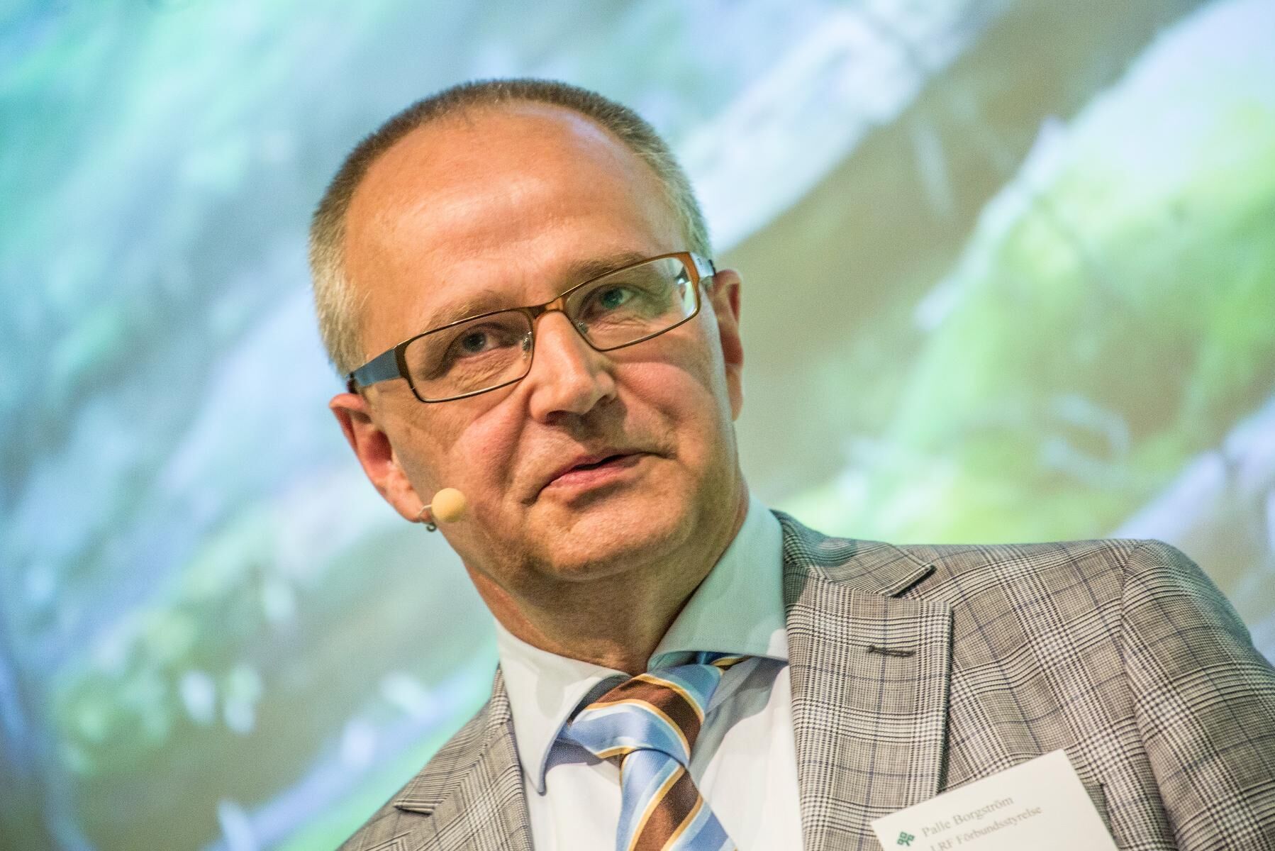 Palle Borgström, förbundsordförande för LRF, kräver förenklade regler för Sveriges bönder för att livsmedelsstrategin ska fungera.