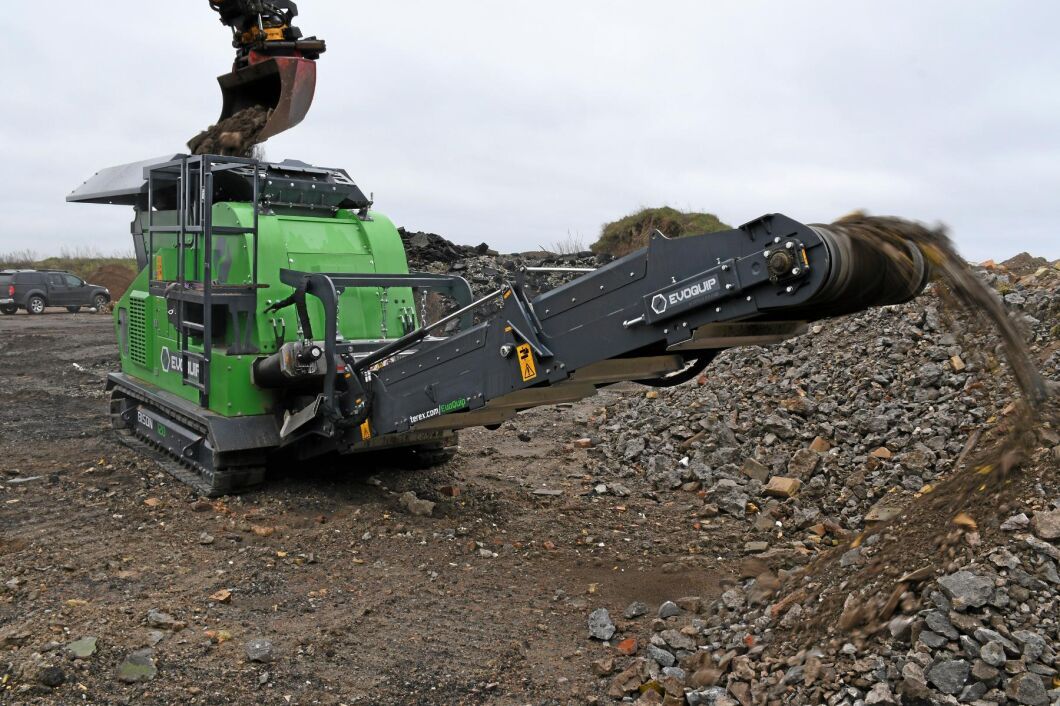 Evoquip Bison 120 krossar sten och rivningsmassor med upp till 80 ton i timmen. Vikten på 12 ton gör den lätt att flytta.