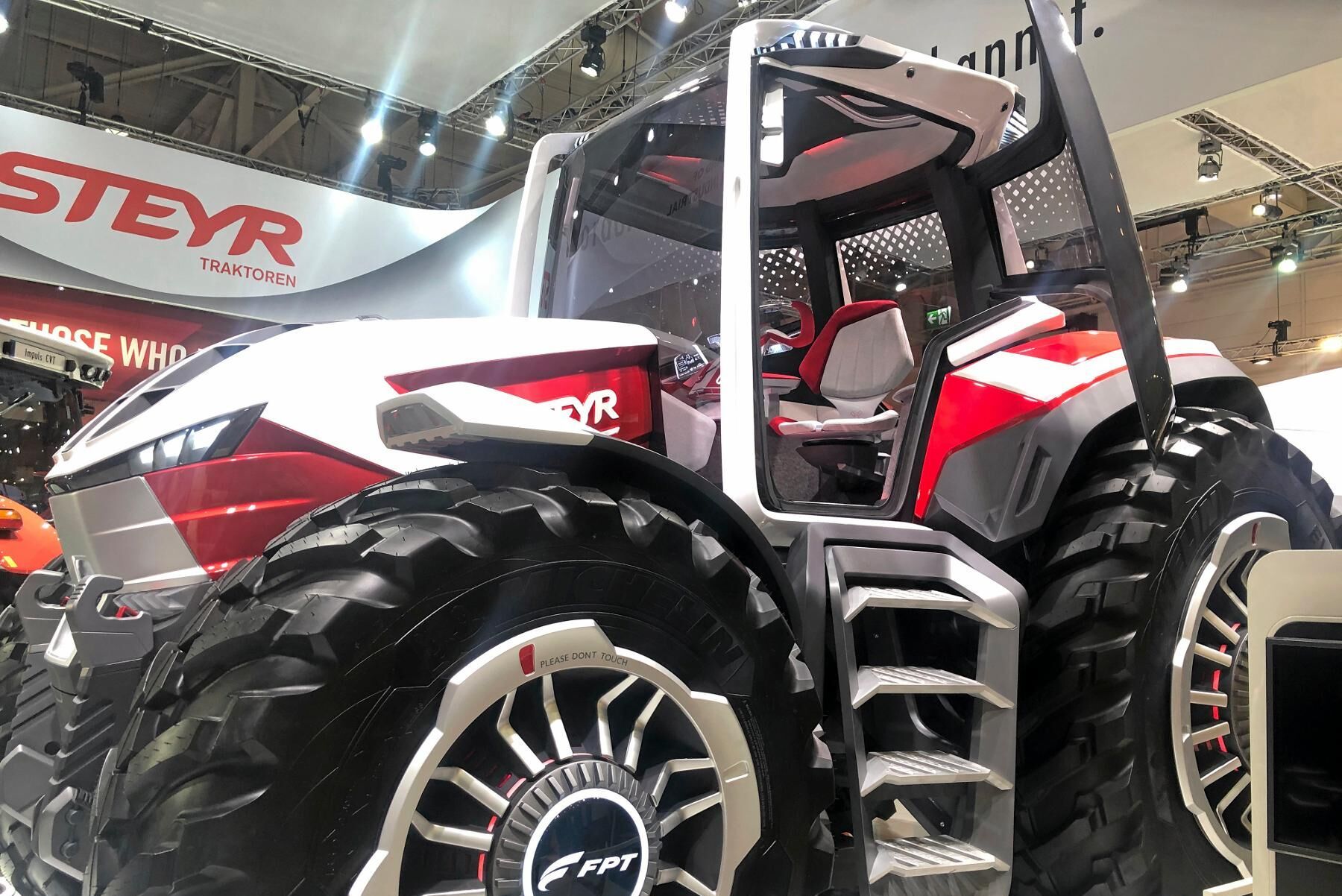 Steyr Konzept lär vara en av världens första hybridtraktorkoncept.