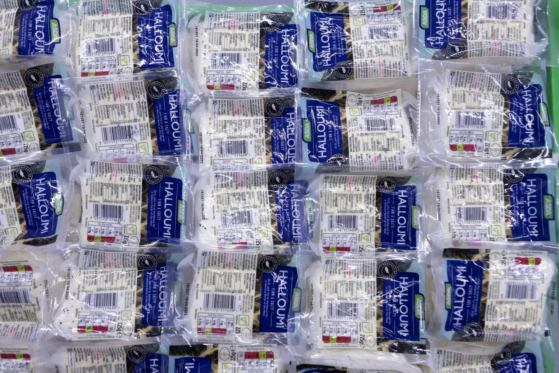 Halloumi, och den turkiska versionen hellim, är nu förbehållet producenter på Cypern enligt EU:s system för skyddade beteckningar.