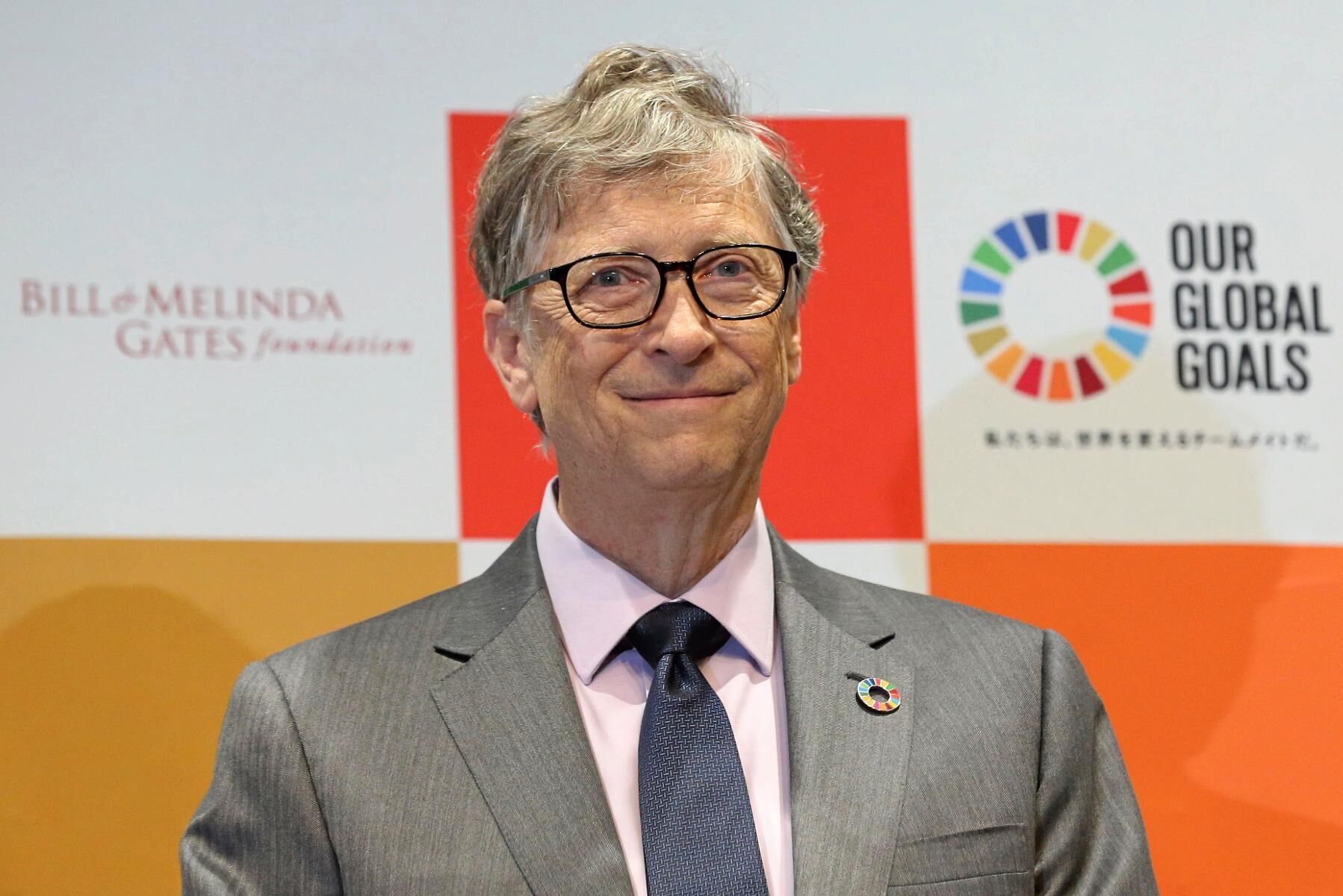 På sin blogg skriver Bill Gates om ett besök på en jättelik lageranläggning för mineralgödsel byggd av norska Yara i Tanzanias tidigare huvudstad Dar es-Salaam.