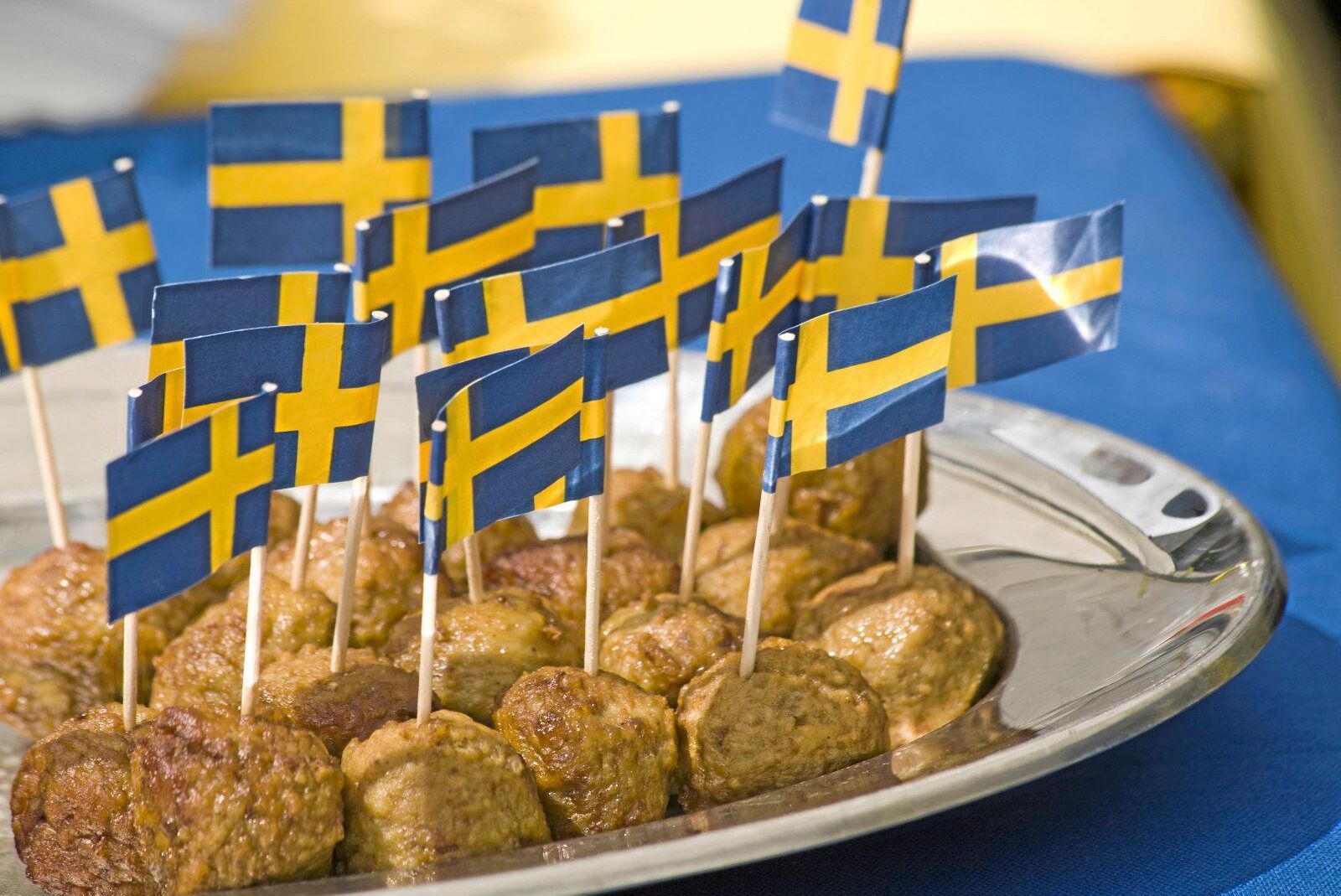 Enligt statistik från Jordbruksverket minskade svenskarnas köttkonsumtion under 2017 - men andelen svenskt kött ökade.