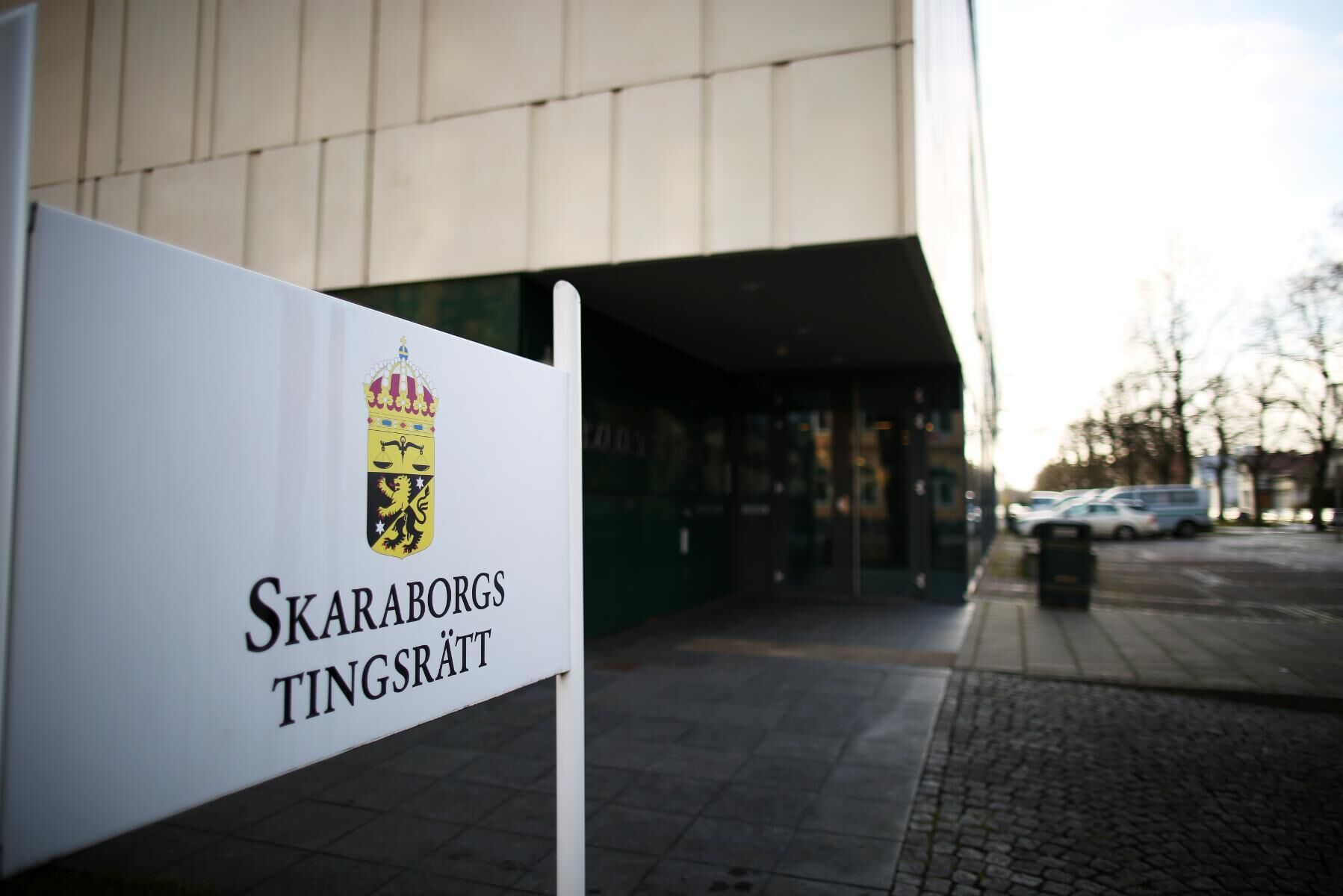 Tre män döms av Skaraborgs tingsrätt för grov stöld, försök till grov stöld och grovt häleri för att ha stulit sadlar och annan utrustning till ett värde av över en miljon kronor.