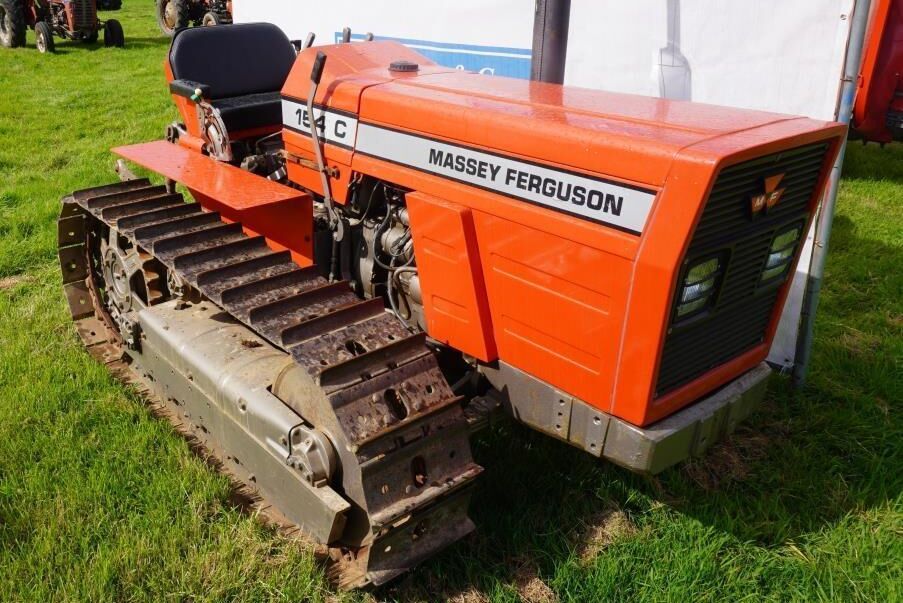Massey Ferguson 154C med 1681 timmar på mätaren