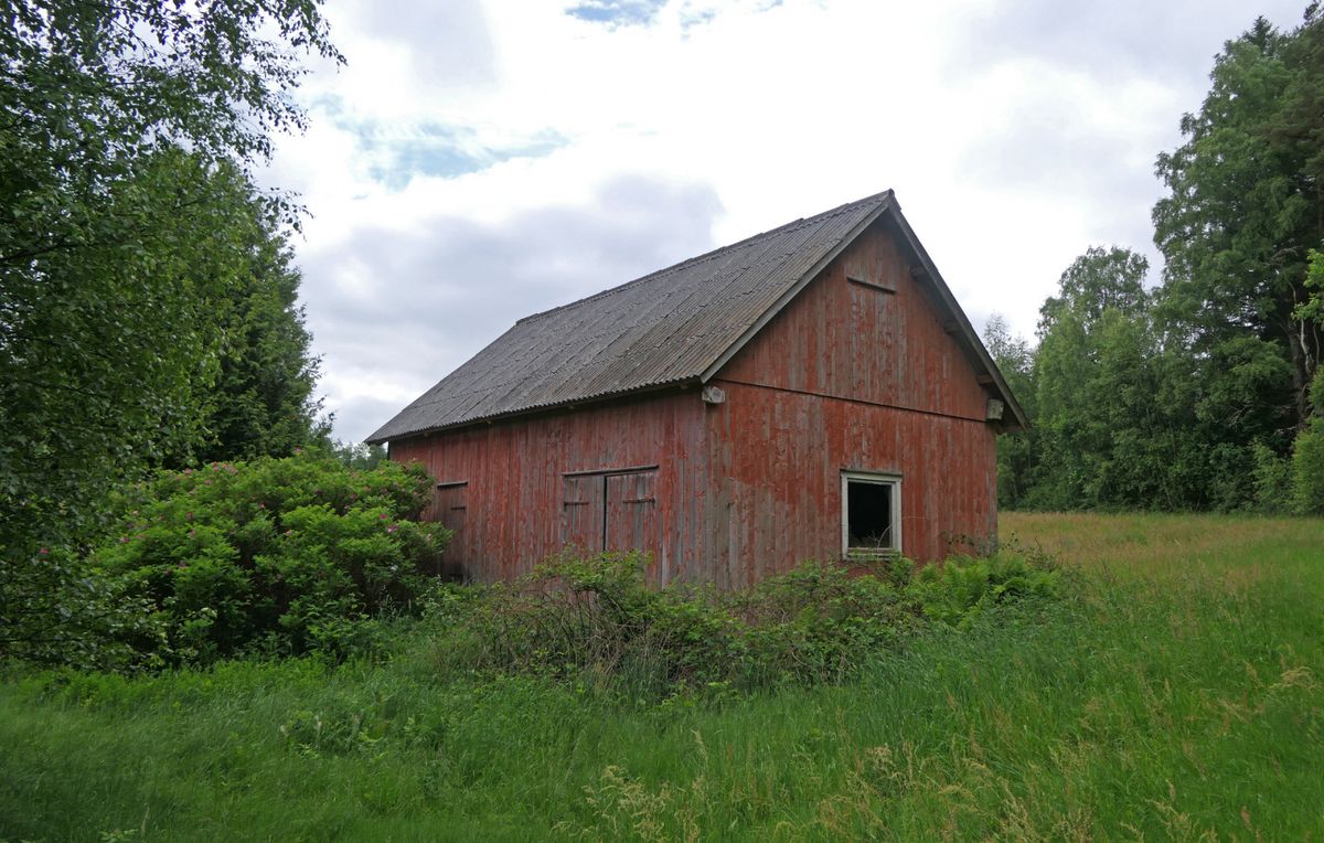 Källsmossen - Äldre gård med skog och jord