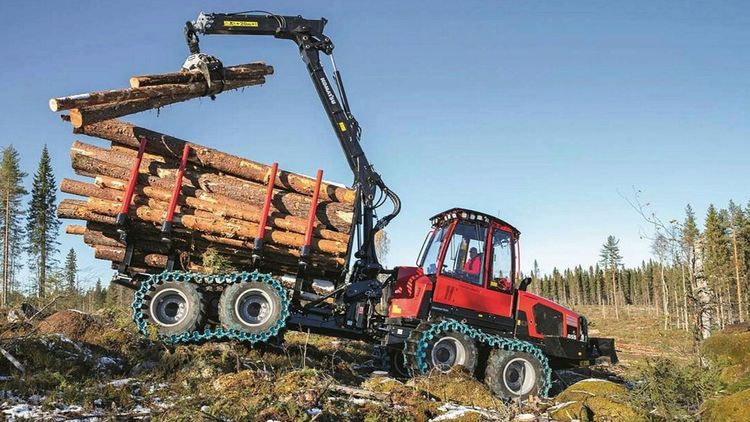 Premiärmaskinen från nya Komatsufabriken