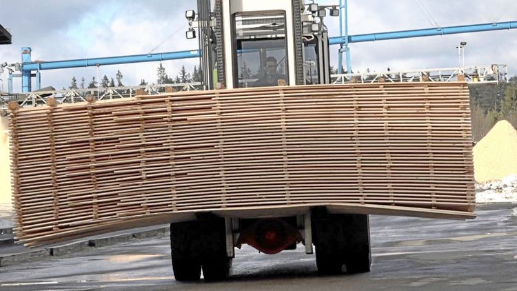 Allt färre sågverk i norr – men produktionen ökar