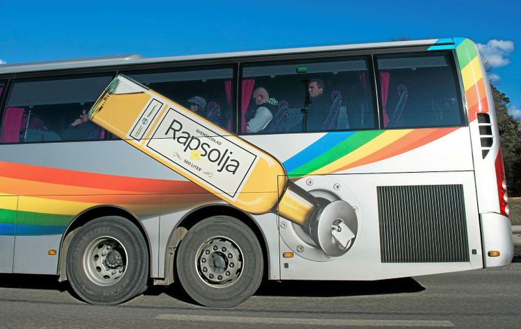 En buss som kör på miljövänlig rapsolja, biobränsle.