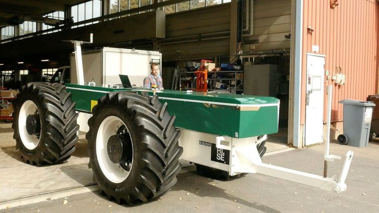 Premiärtur för fjärrstyrd koncepttraktor