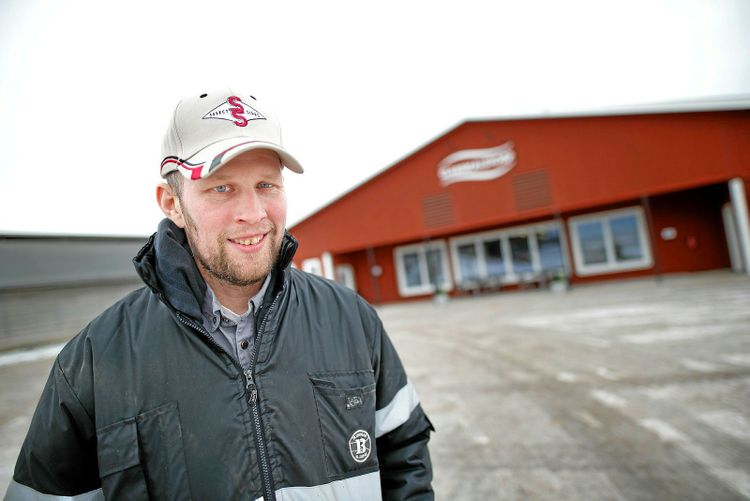 Anders Birgersson ler mot kameran.