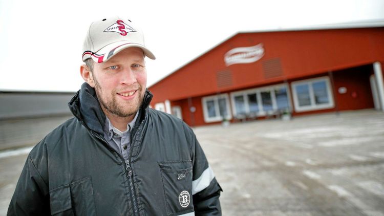Glada bonden gör sig klara för lansering
