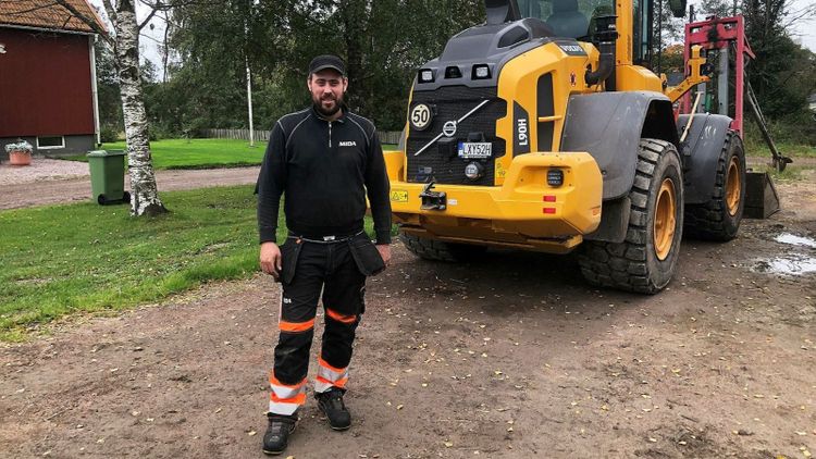 Bröderna Olofsson står stadigt på tre ben