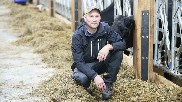 Satsar på nytt stall och
dubbelt så många djur