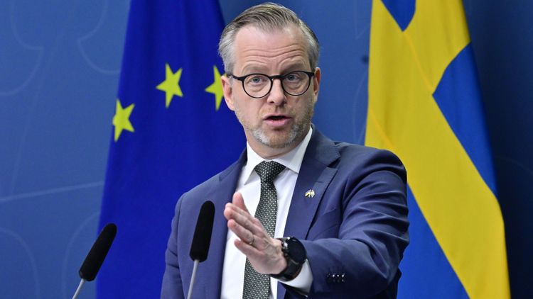 Finansministern flaggar för mer stöd till lantbruket