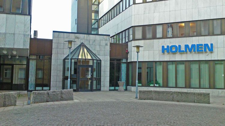 Uppåt för Holmen