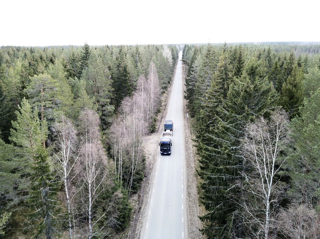 Skogsväg.