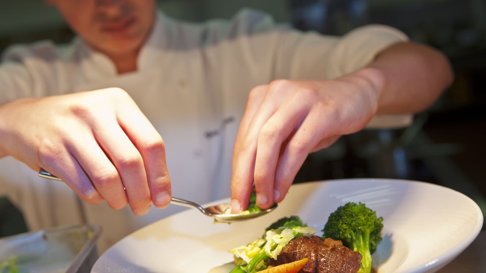 Det ska vara obligatoriskt att berätta var kött och fisk kommer i från inom EU, tycker S.